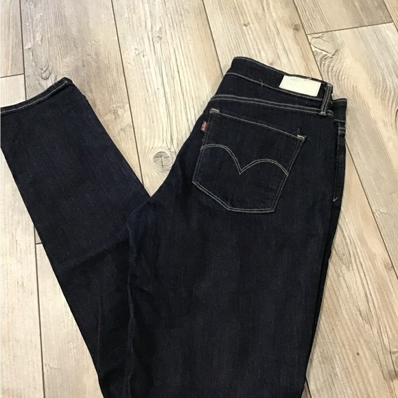 LEVI High Rise Skinny Jeans EUC - Picture 3 of 5
